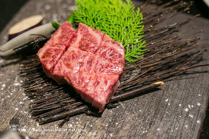 大理石紋路般的脂肪。品嘗和牛的絕佳口感。碳佐麻里日式燒肉